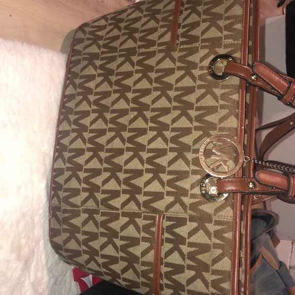 Michael Kors Bag - Picture 3 of 4